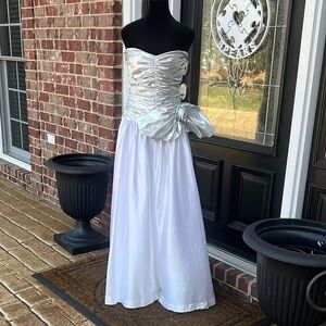 🩶Vintage Silver/White Formal 🩶